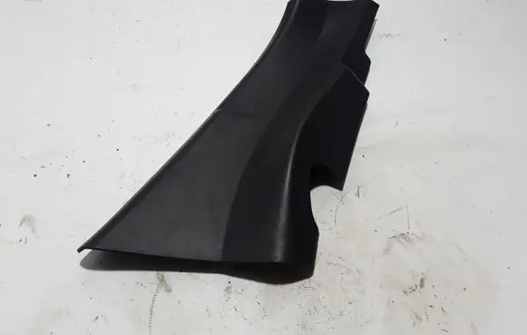 (D)pillar trim (top)