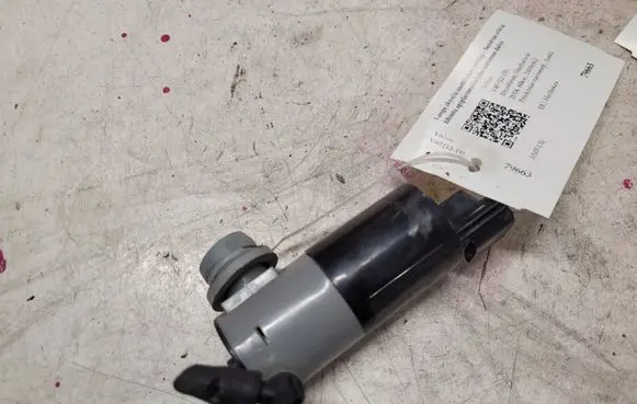 Volvo V40 Windscreen/windshield washer pump 130325A 1019873