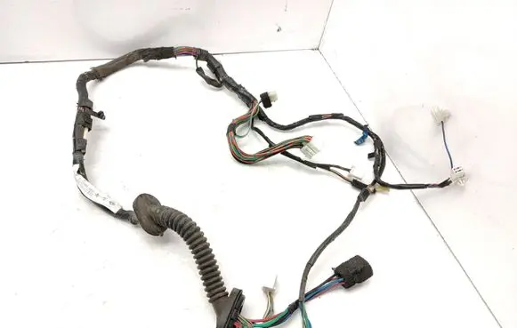 Mazda 929 Front door wiring loom HE1067190G 9H103532