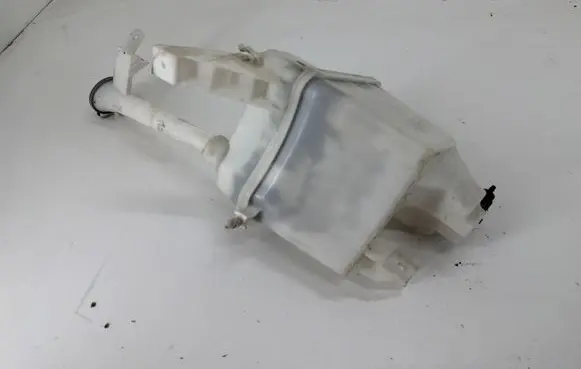 Nissan Juke I F15 Windshield washer fluid reservoir/tank E11010123