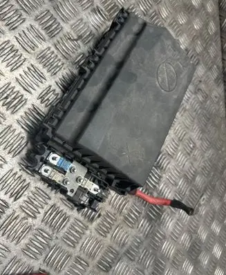 Opel Zafira C Fuse module C11000139