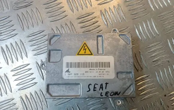 Seat Leon (1P) Headlight ballast module Xenon 1307329115 10EEG071181