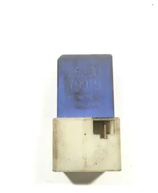 Nissan X-Trail T30 Hazard warning light relay 79915 25230 0312012309