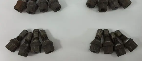 Opel Astra H Nuts/bolts 
