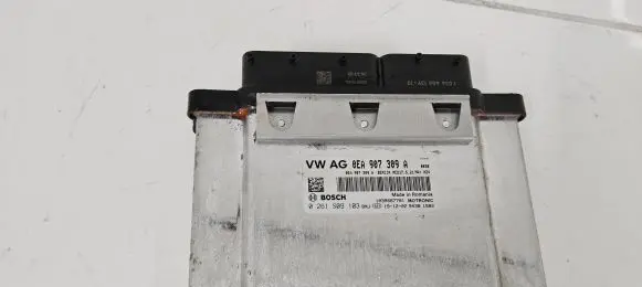 Volkswagen Golf VII Engine control unit/module 0EA907309A 0261S09103