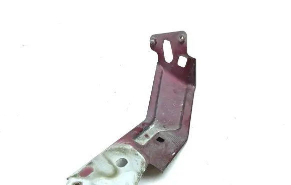 Maserati Levante Fender mounting bracket A431
