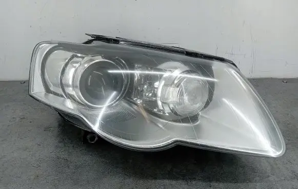 Volkswagen PASSAT B6 Headlight/headlamp 