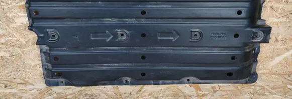 Mitsubishi Space Star Center/middle under tray cover 5370B171