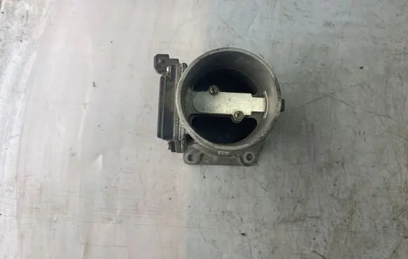 Audi A4 S4 B6 8E 8H Mass air flow meter 037906461B AFH6010A