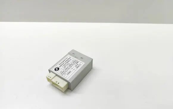 BMW 5 E60 E61 Tow bar trailer control unit/module 6790282 679028201 71606790282