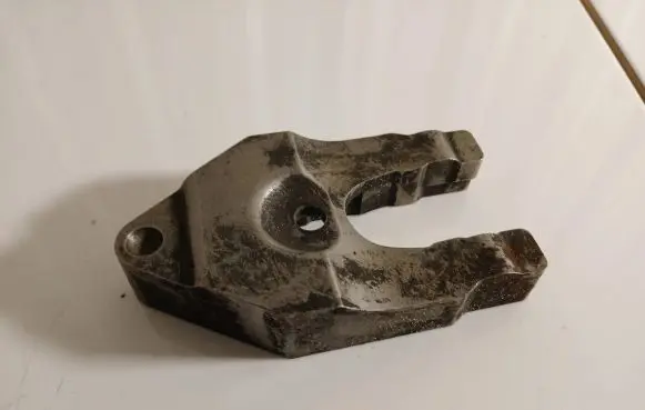 Nissan X-Trail T30 Fuel Injector clamp holder