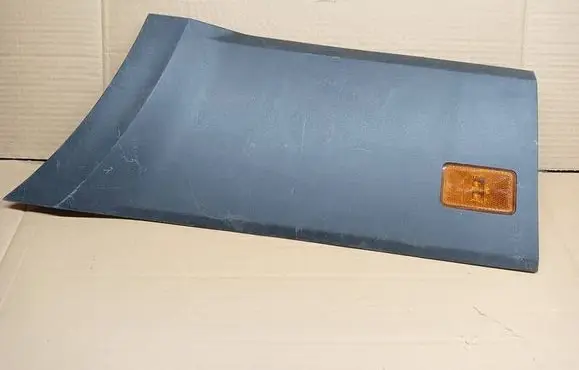 Rear fender molding trim
