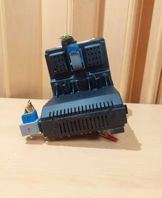 Volvo V70 Fuse module 30728542