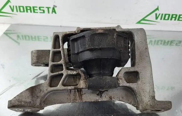 Engine mount bracket