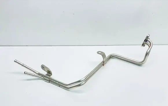 Volkswagen Golf VII Engine coolant pipe/hose 04E122157BR