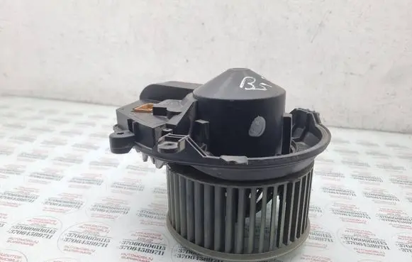 Audi A4 S4 B5 8D Heater fan/blower 8D1820921 740221233F