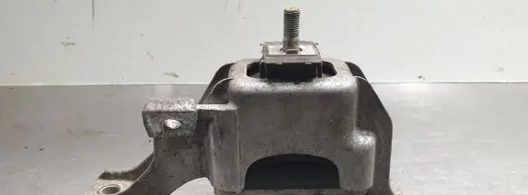 Mini One - Cooper Coupe R56 Engine mount bracket 6772038
