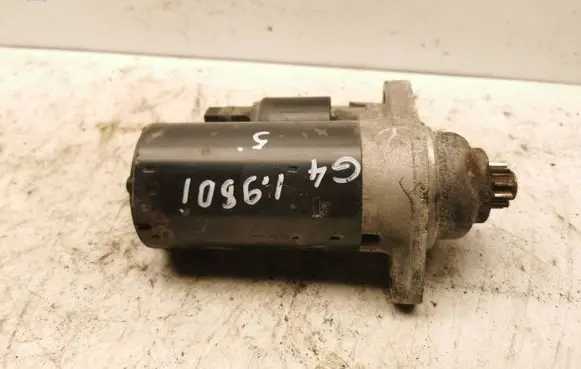 Volkswagen Golf IV Starter motor 02T911023H
