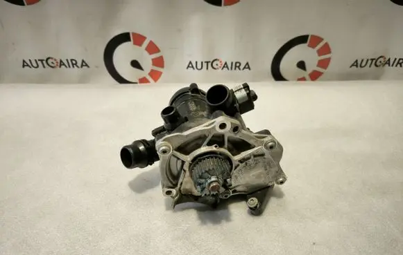 Volkswagen Golf VII Water pump 06L121111