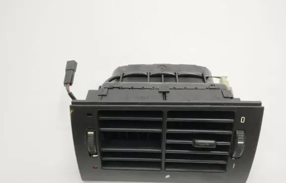 BMW 5 E39 Rear air vent grill 8376150