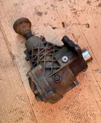 Gearbox transfer box case