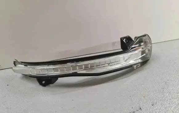 Nissan Juke I F15 Mirror indicator light 26160BV80A 7801502R1