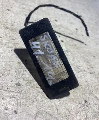 Skoda Octavia Mk3 (5E) Number plate light 5N0943021A