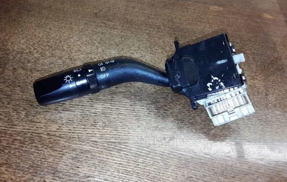 Mazda 323 Indicator stalk 17A0895