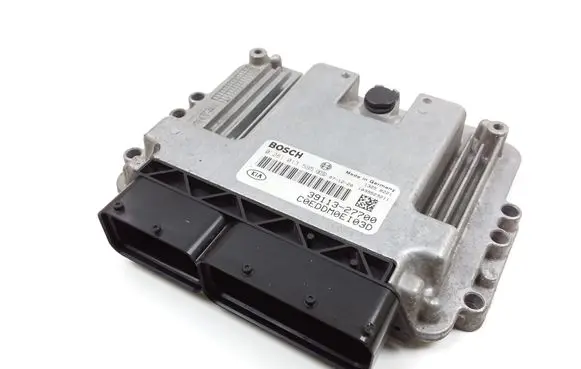 KIA Ceed Engine control unit/module 0281013595 3911327700 1039S23211