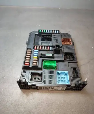Peugeot 2008 I Fuse box set E1064159