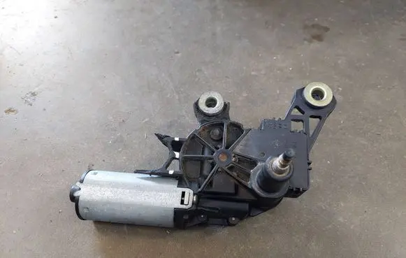 Volkswagen PASSAT B5.5 Rear window wiper motor 3B9955711C 40443011