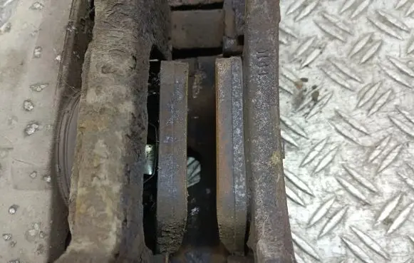 Volvo XC90 Rear brake caliper