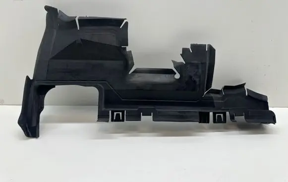 Audi A4 S4 B8 8K Intercooler air guide/duct channel 8K0121284G