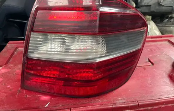 Mercedes-Benz ML W164 Rear/tail lights 404122R 404182R