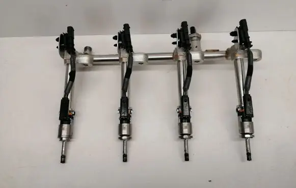 Volvo XC60 Fuel injectors set 31478396 32140074