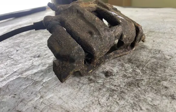 Mercedes-Benz A W168 Front brake caliper