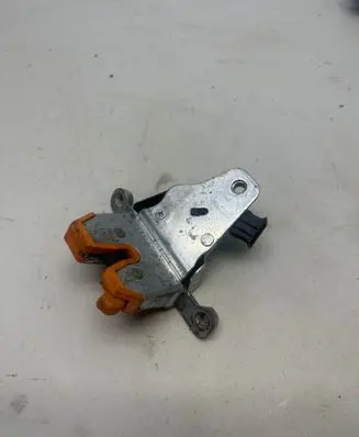 Skoda Fabia Mk1 (6Y) Tailgate/trunk/boot lock/catch/latch 6Y0827501M