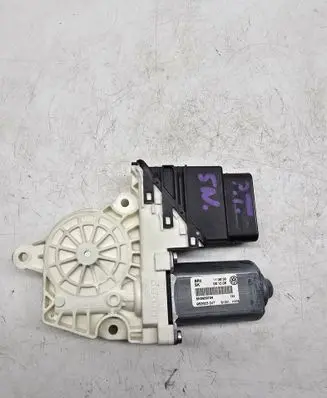 Volkswagen Tiguan Rear door window regulator motor 5N0959704