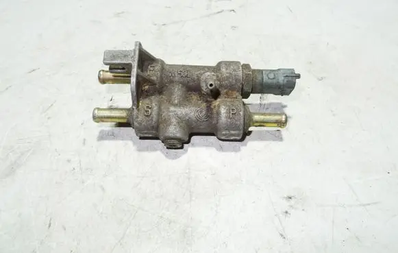 Alfa Romeo 147 Fuel pressure regulator 46480170