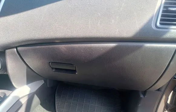 Mitsubishi ASX Glove box