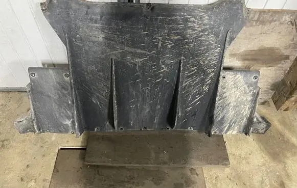 Engine splash shield/under tray