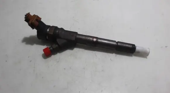 Toyota Auris 150 Fuel injector 0445110221