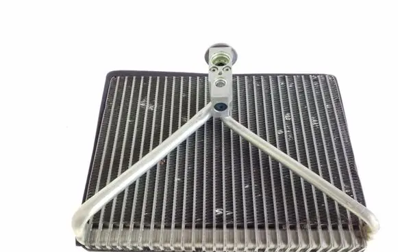 Volvo S60 Air conditioning (A/C) radiator (interior) 81101177