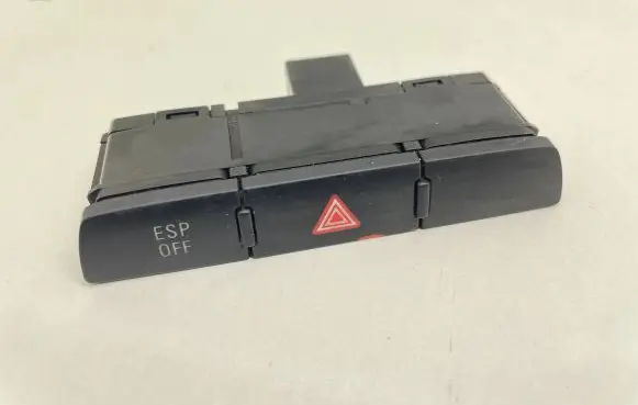 Audi Q7 4L Hazard light switch 4L1927137