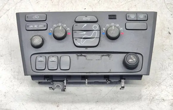 Volvo V70 Climate control unit 