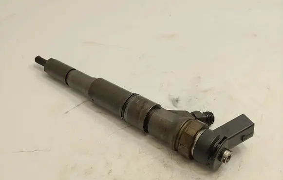 BMW 5 E60 E61 Fuel injector 7794652 13537794652 0445110212