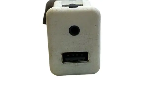 Opel Antara AUX in-socket connector 20870101
