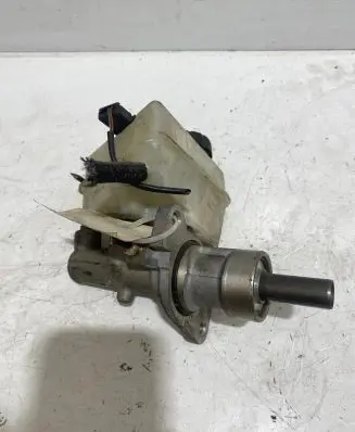 Mercedes-Benz E W210 Master brake cylinder 2024300002 96T045 1908