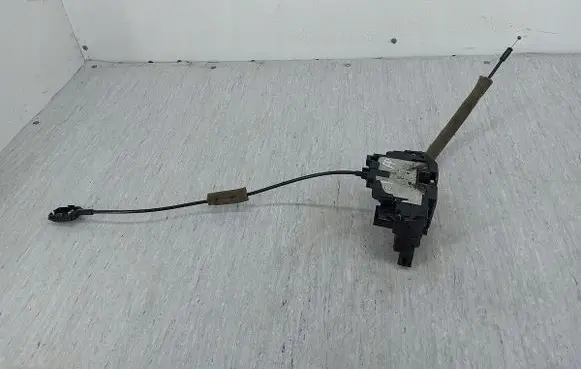 Renault Master III Front door lock