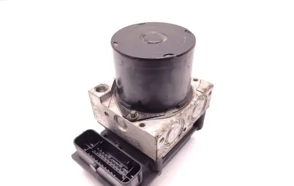 Skoda Fabia Mk2 (5J) ABS Pump 6R0614117D 0265800635